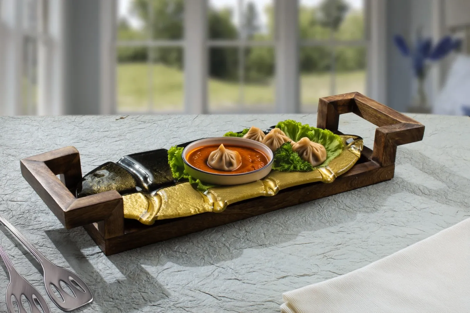 leaf platter with wooden stand